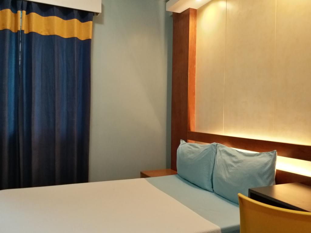 Leesons Residences Manille Extérieur photo